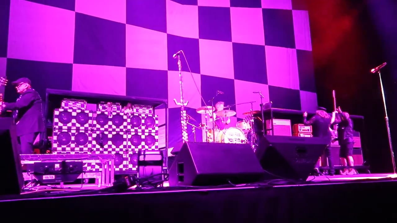 Cheap Trick (30)
