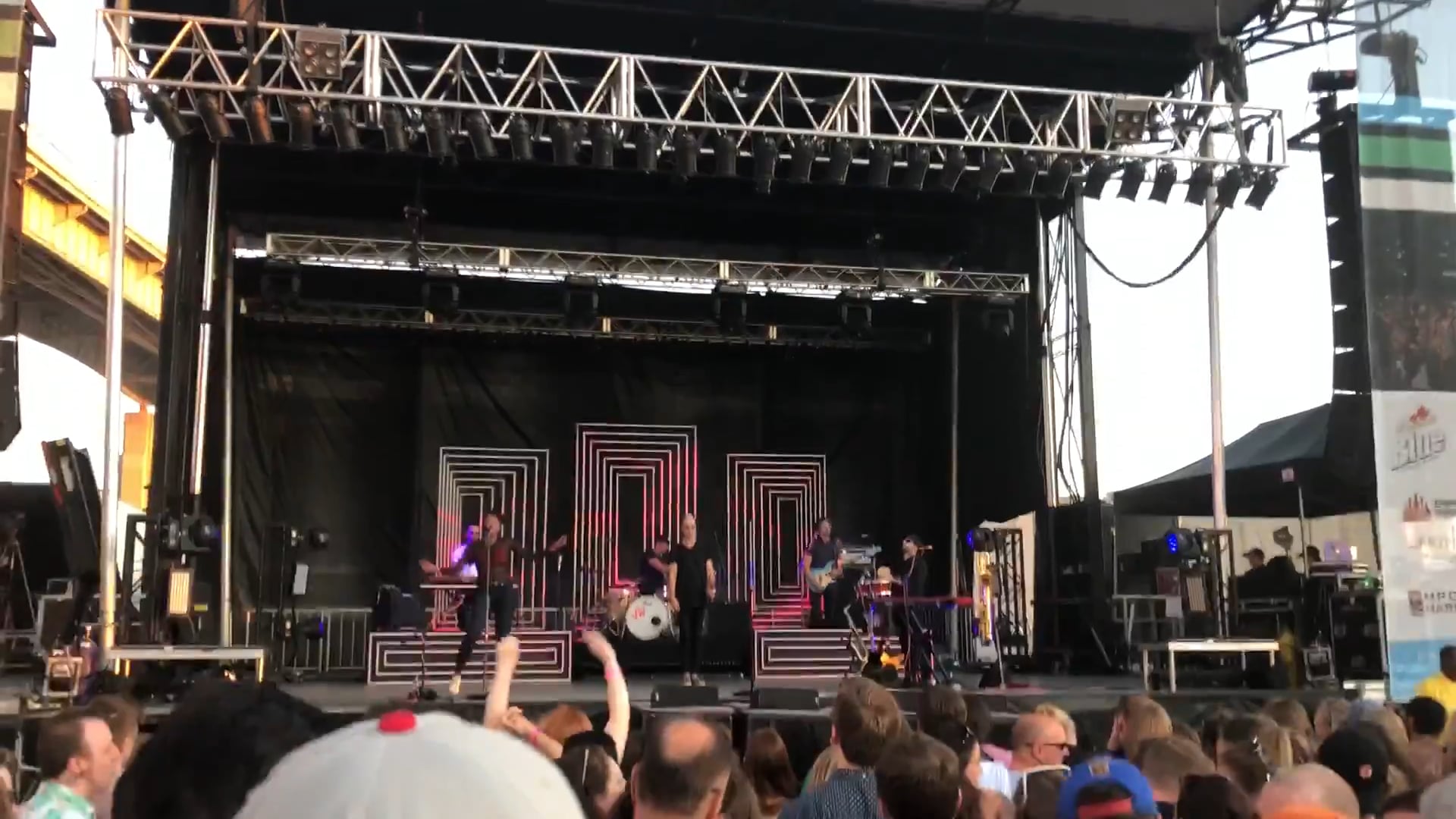 Fitz___the_Tantrums_28129
