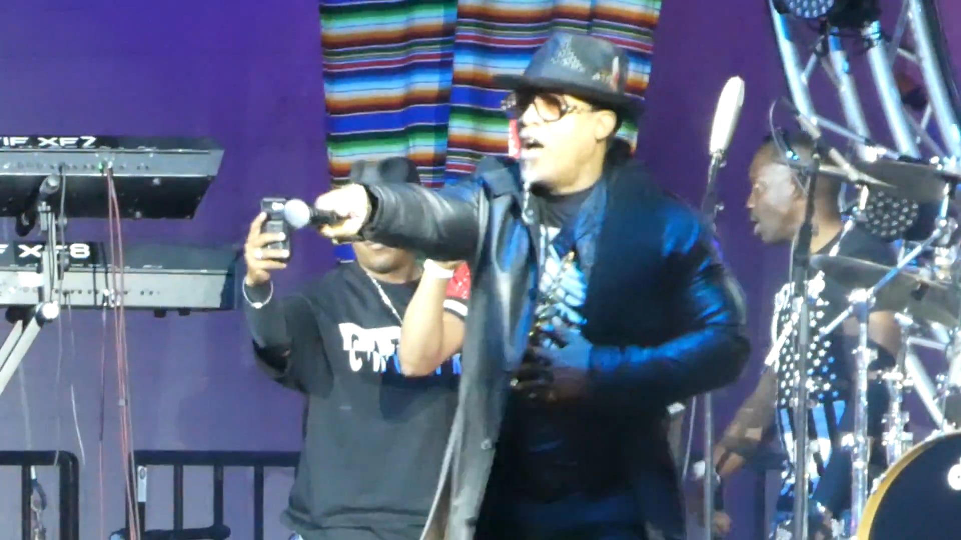 Grandmaster_Flash_and_the_Furious_Five
