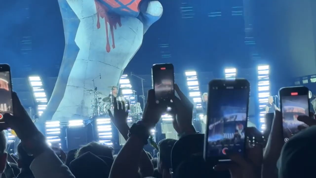 Green-Day-Basket-Case-Coachella-2025-2
