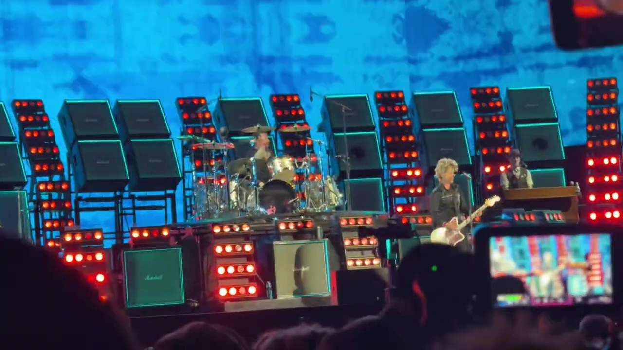 Green-Day-Basket-Case-Coachella-2025-9
