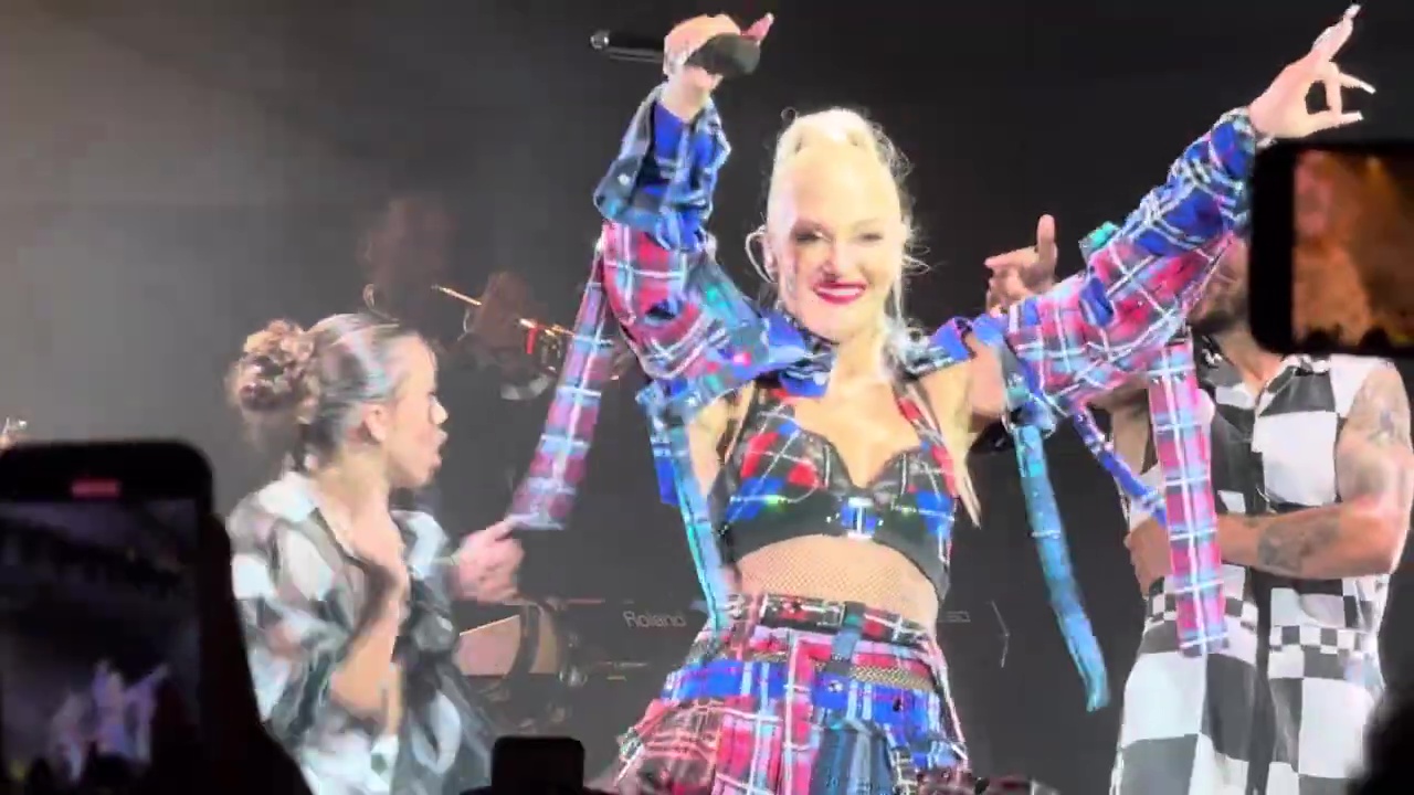 Gwen-Stefani-Old-Westbury-Gardens-2024-5

