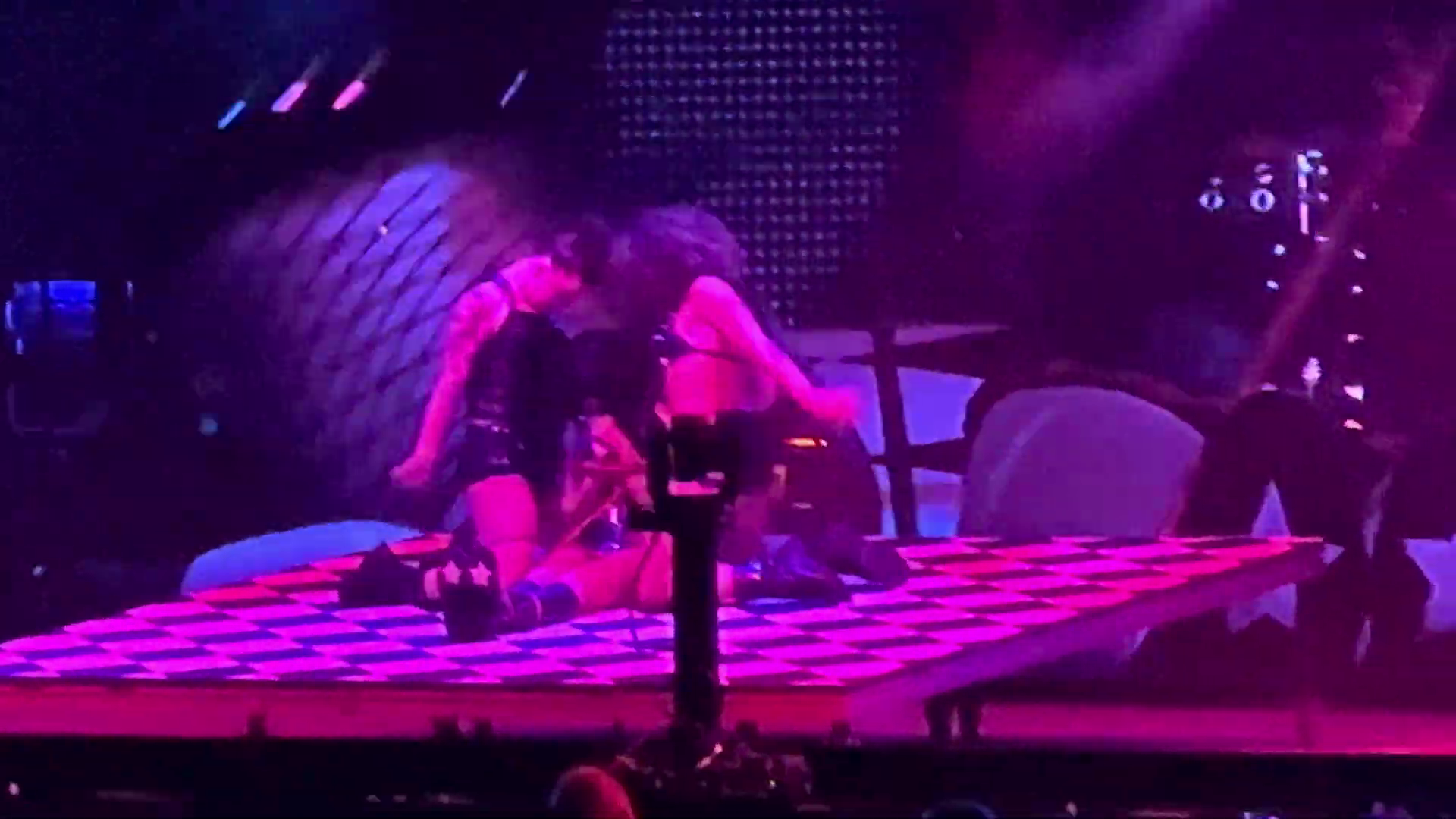 Halsey - Pittsburgh 2025 (13)
