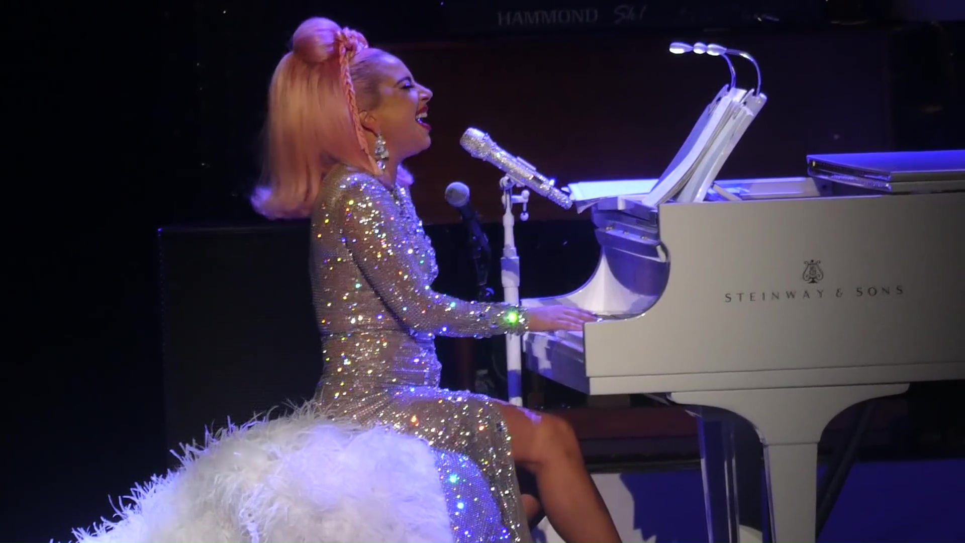 Landy-Gaga-MGM-Las-Vegas-2019-10
