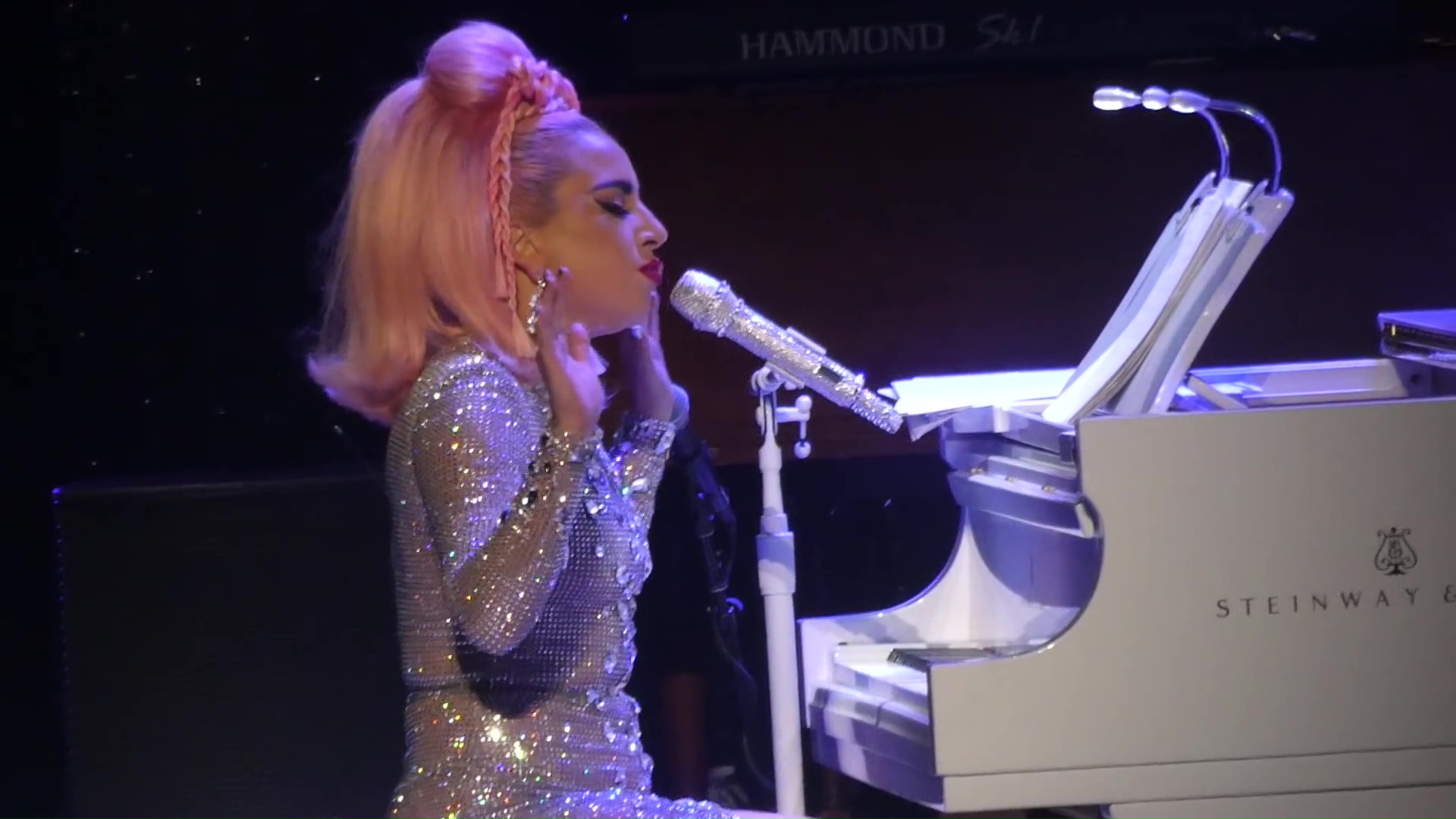 Landy-Gaga-MGM-Las-Vegas-2019-6
