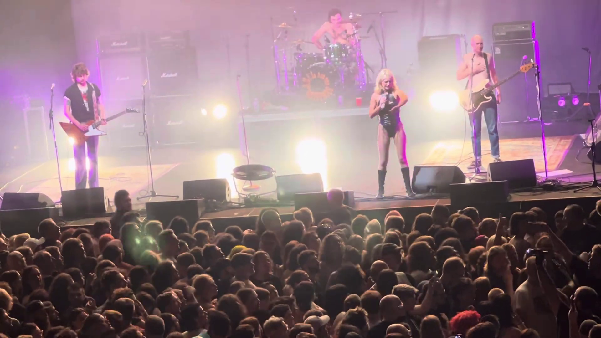 Amyl and The Sniffers Boston 2025 (10)
