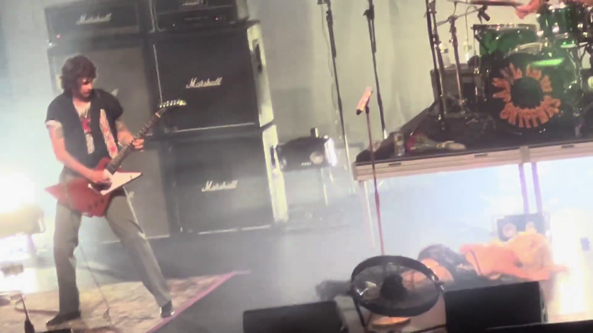 Amyl and The Sniffers Boston 2025 (16)
