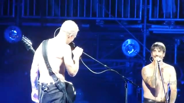 Red-Hot-Chili-Peppers-7
