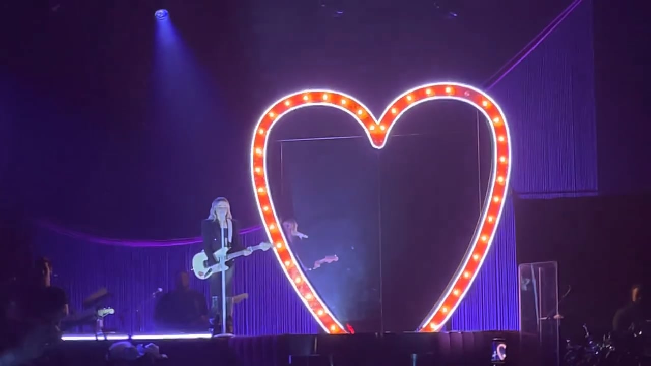 Sabrina_Carpenter (3)
