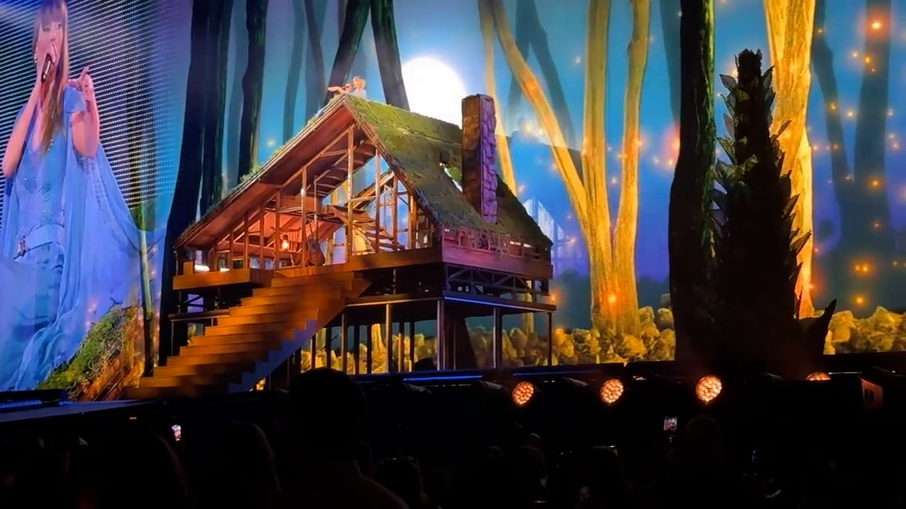 Taylor-Swift-Toronto-2024-10
