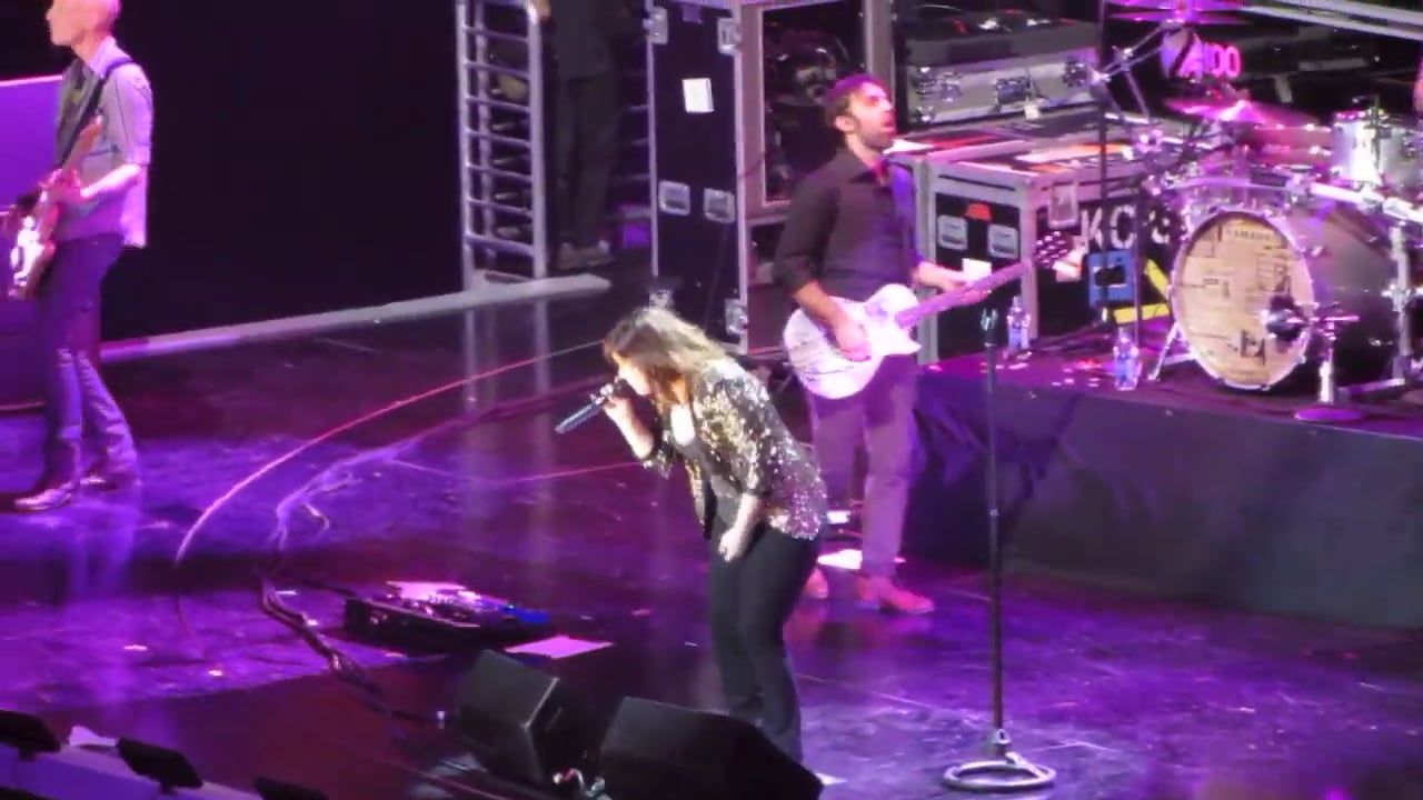 Kelly_Clarkson_281129
