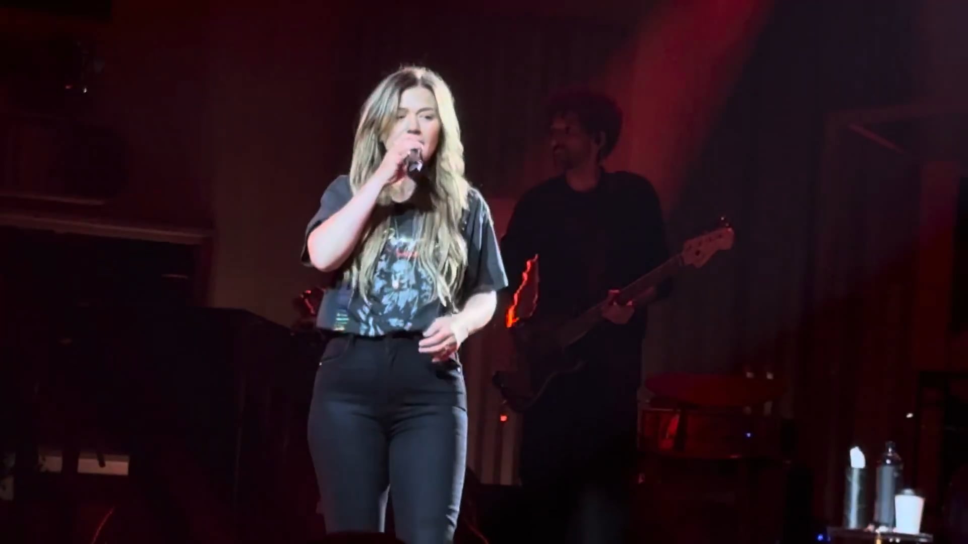 Kelly Clarkson Vegas 2025 (7)
