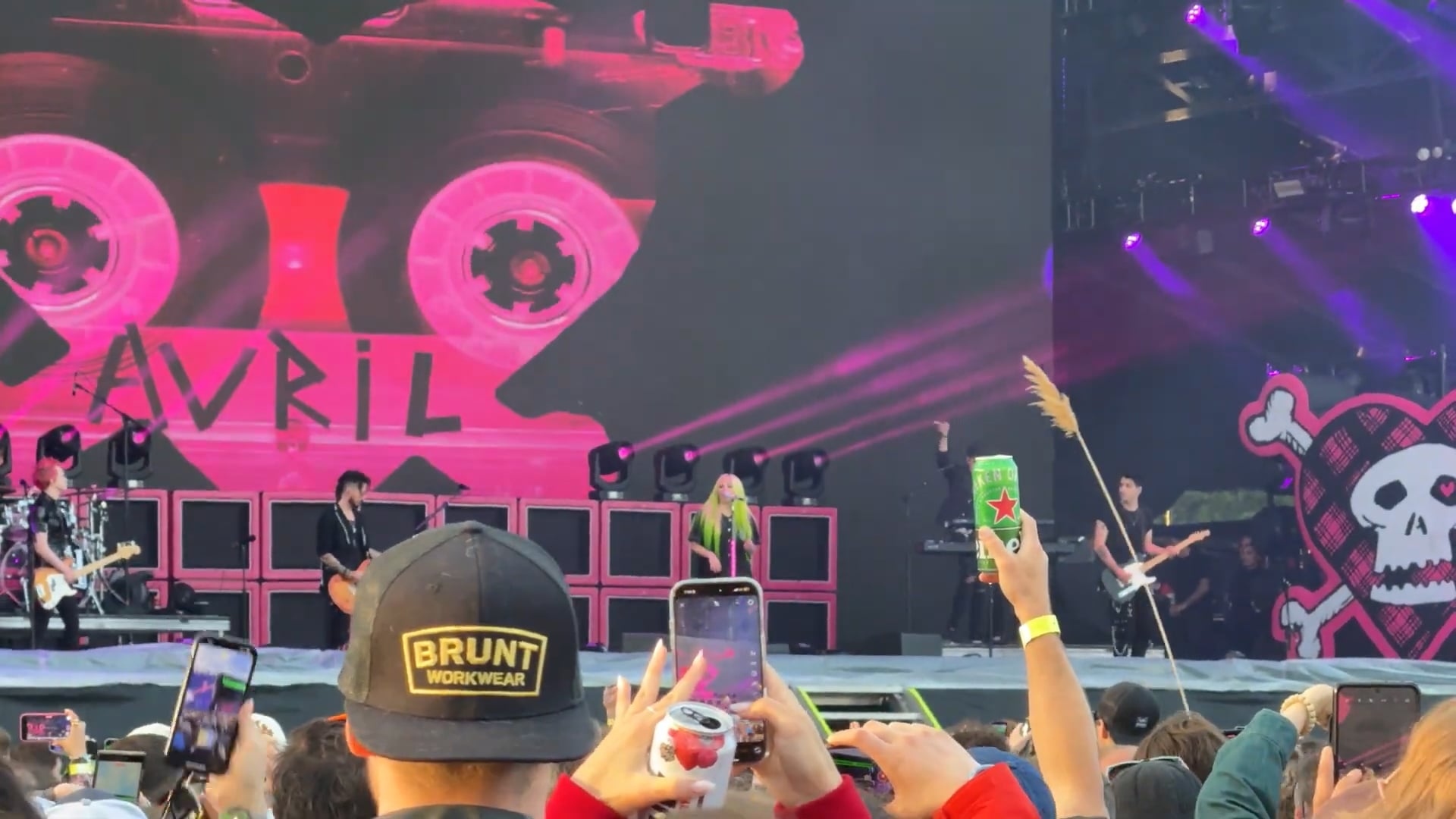 Avril-Lavigne-Boston-Calling-2025-1
