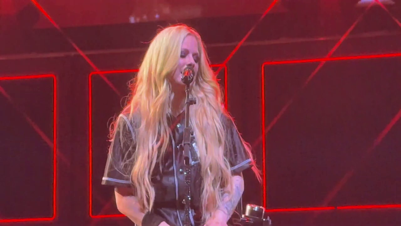 Avril - Pittsburgh 2025 (12)
