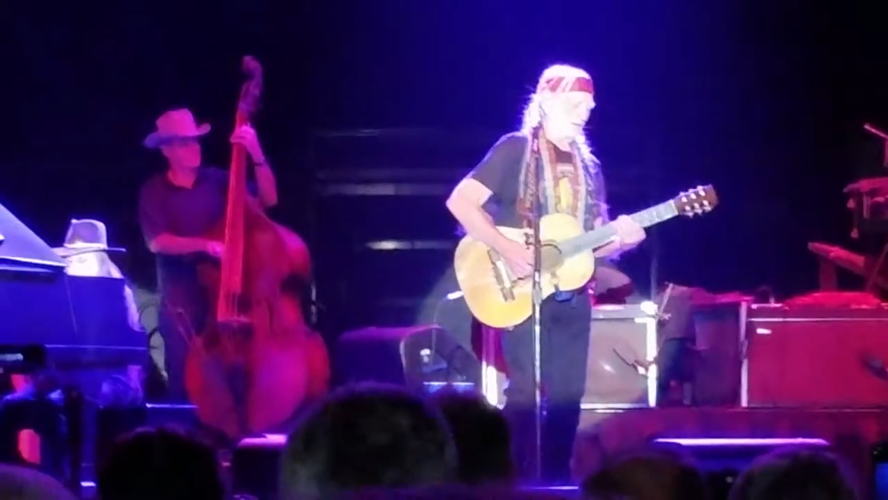 Willie Nelson (2)
