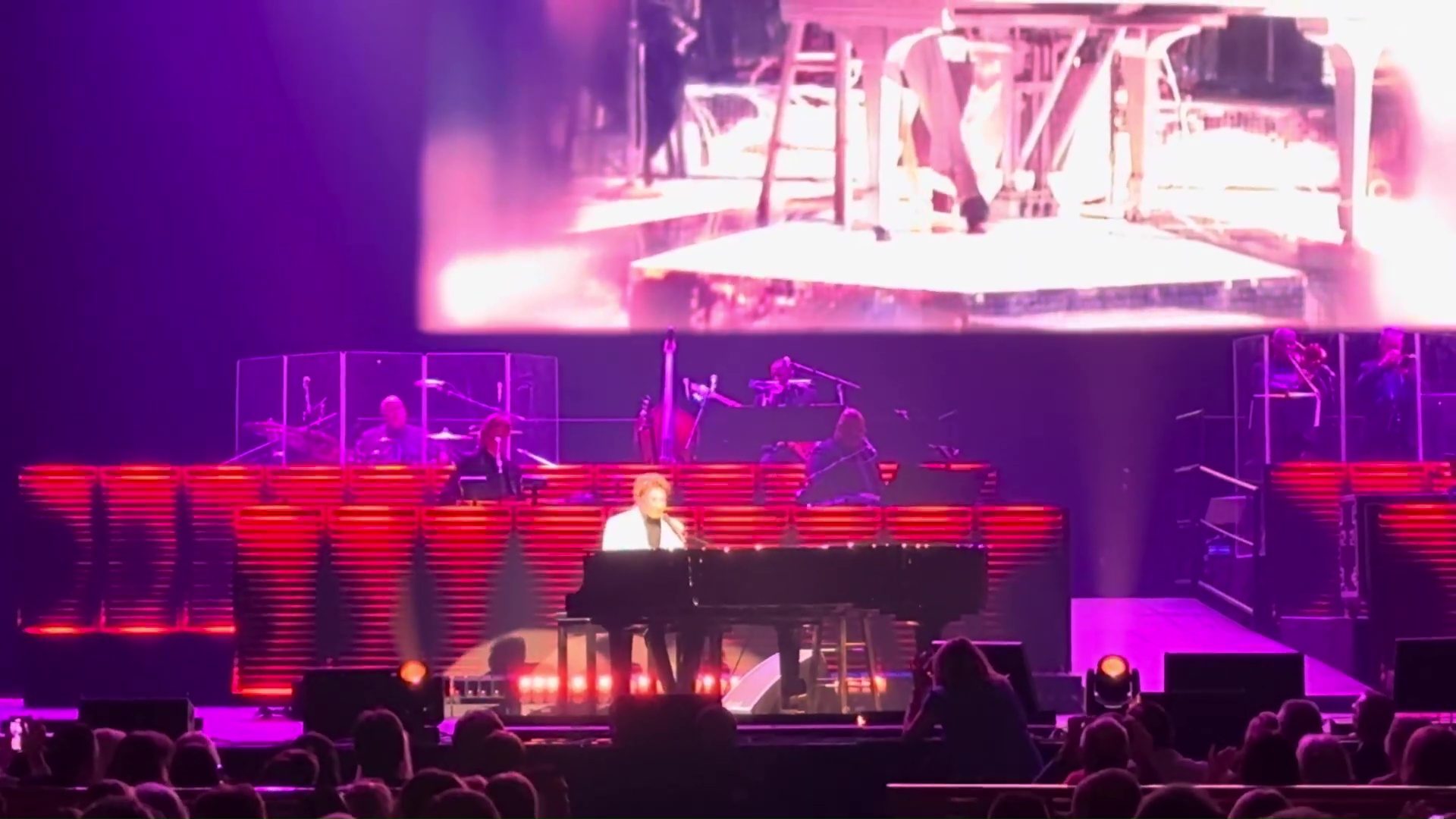 Barry-Manilow-Radio-City-Music-Hall-2024-10
