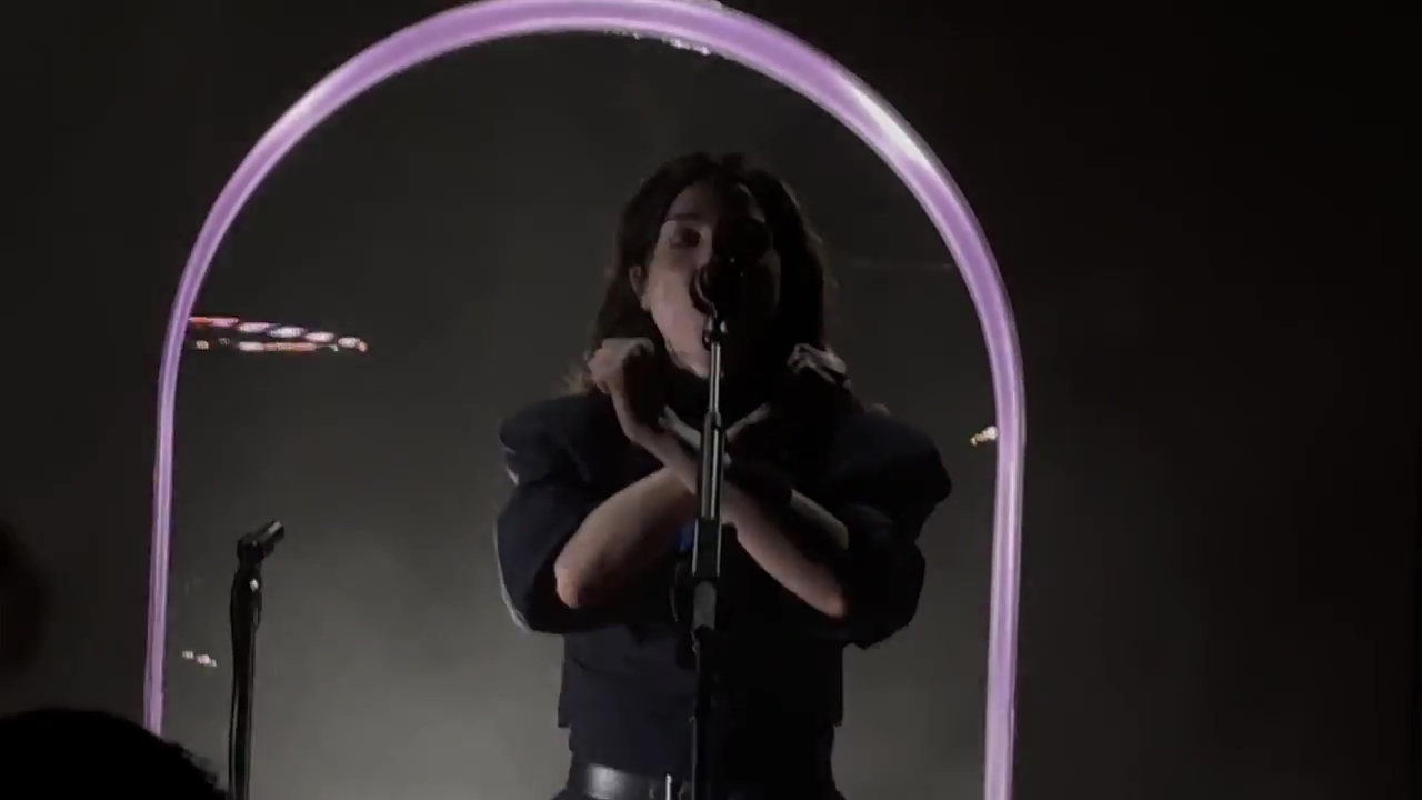 St.-Vincent-Paramount-Theater-2024-8
