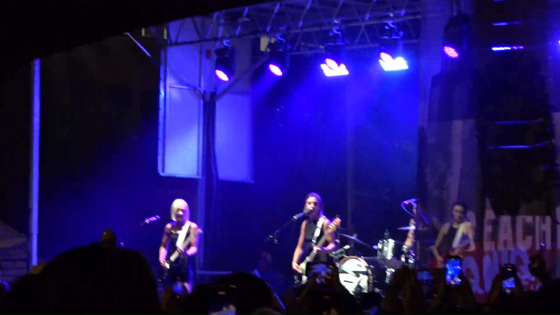 The-Beaches-Chicago-2024-3
