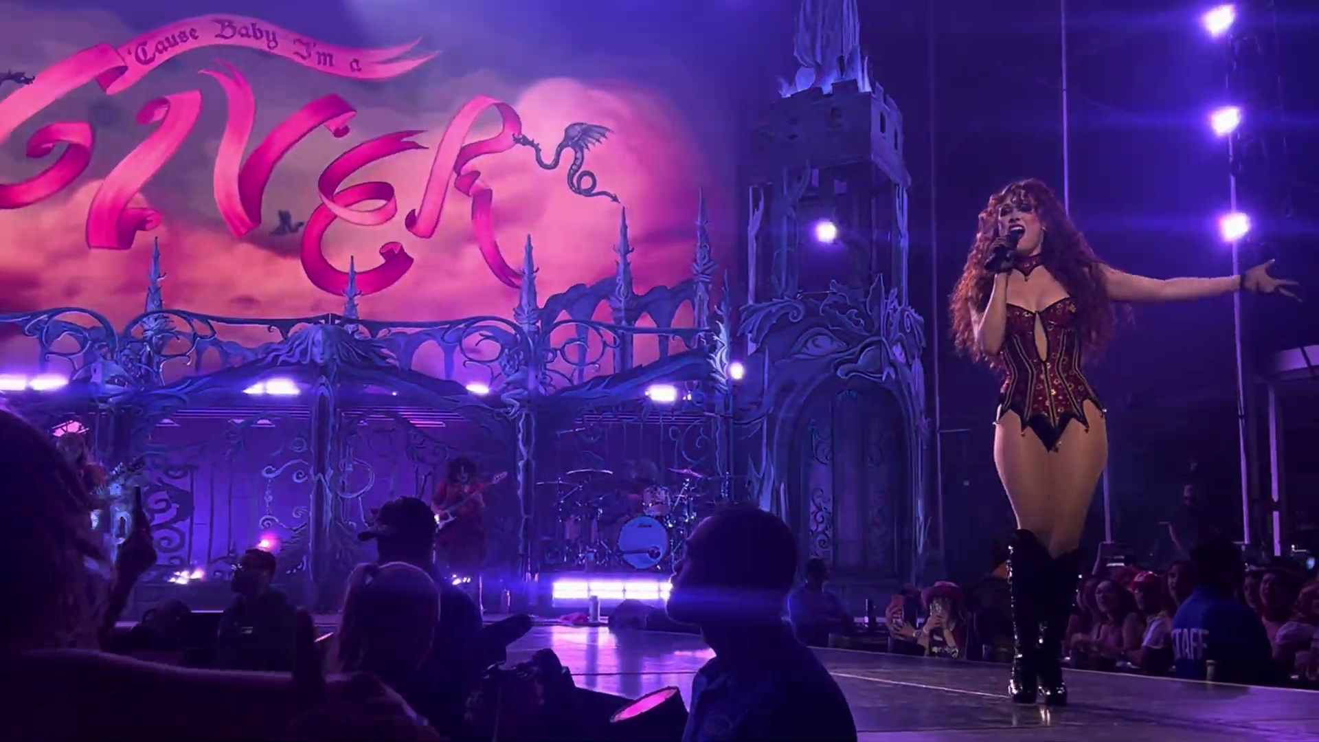 Chappell Roan - Forest Hills 2025 (6)
