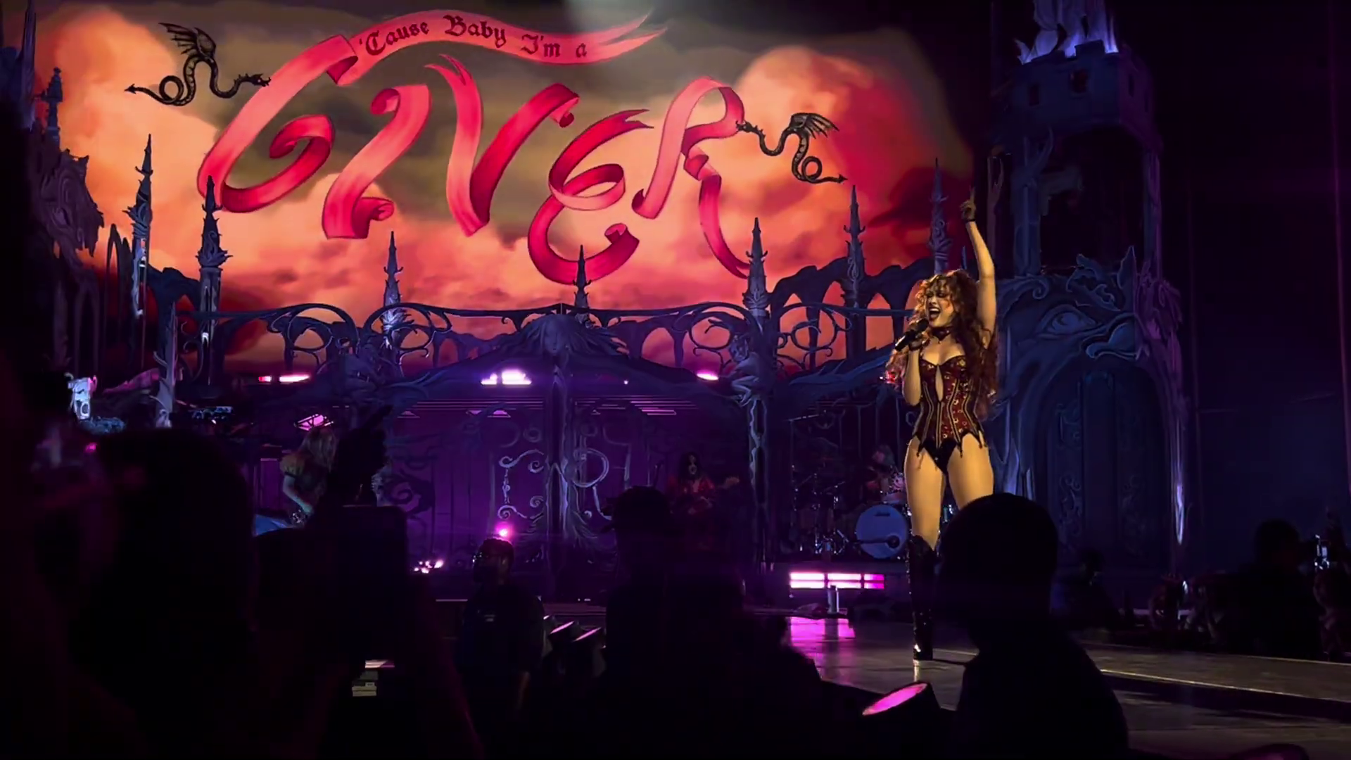 Chappell Roan - Forest Hills 2025 (8)
