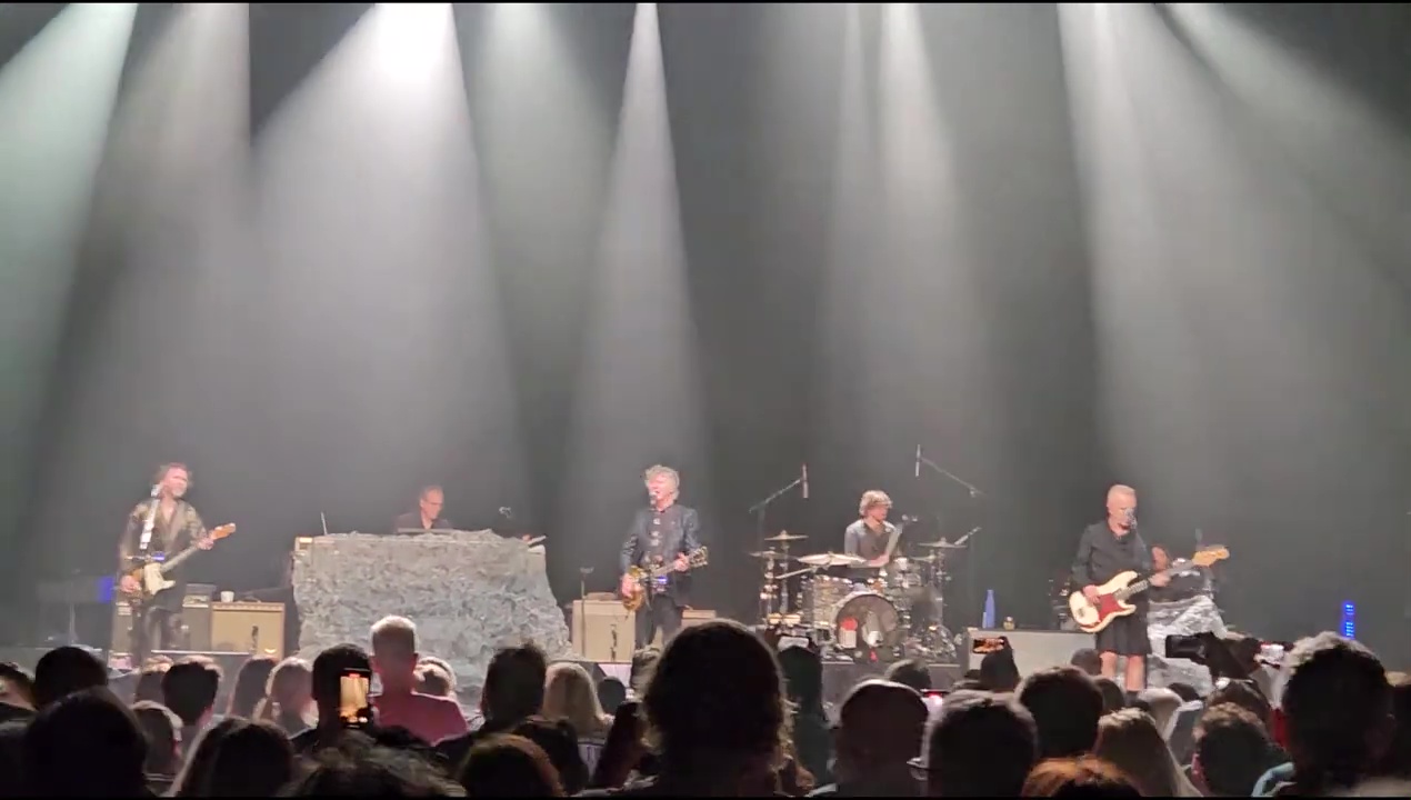 Crowded-House-Beacon-Theatre-2024-7
