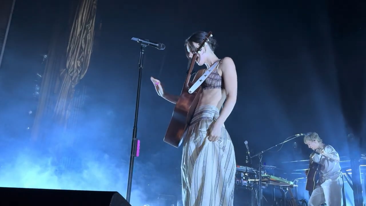 Gracie-Abrams-Radio-City-Music-Hall-2024-1
