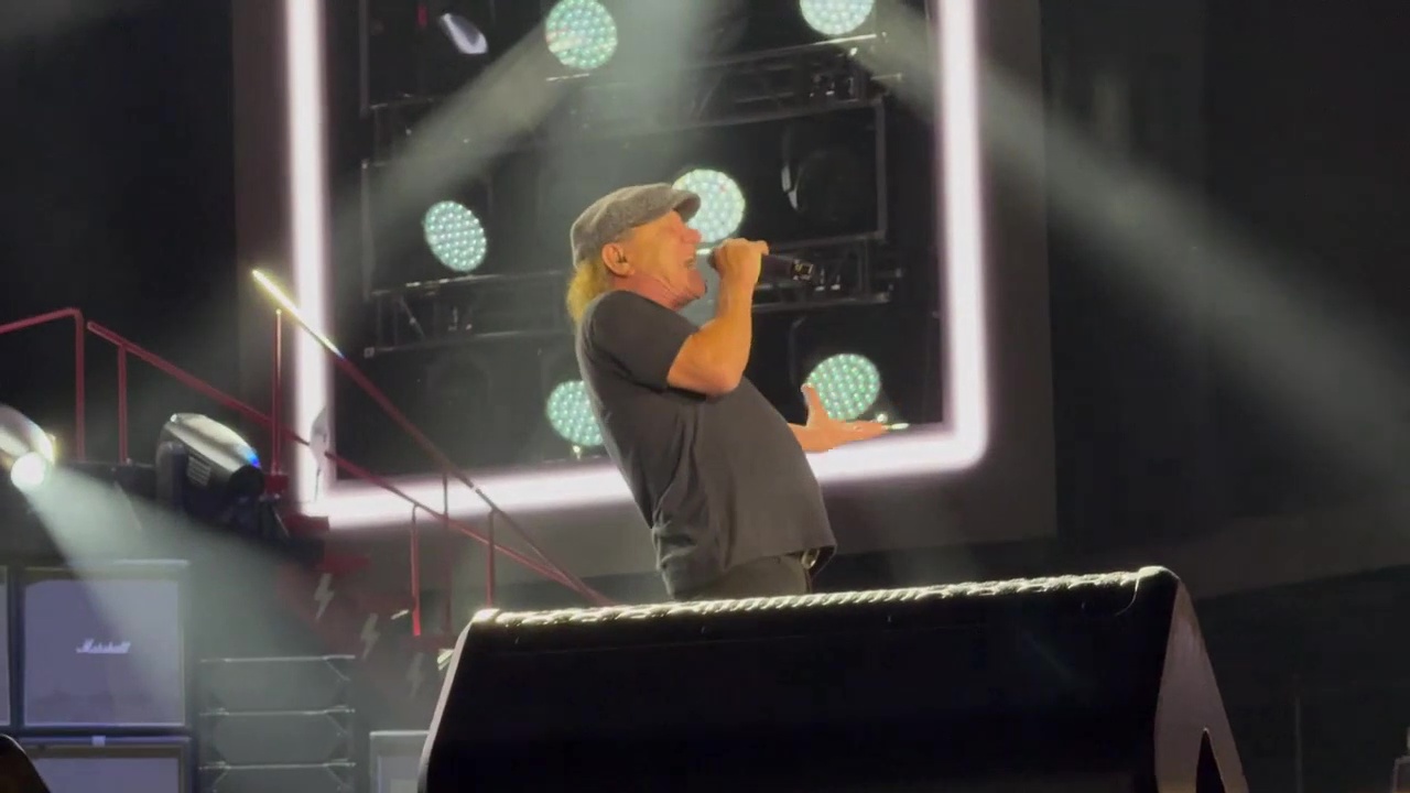 AC_DC-Rose-Bowl-2025-17
