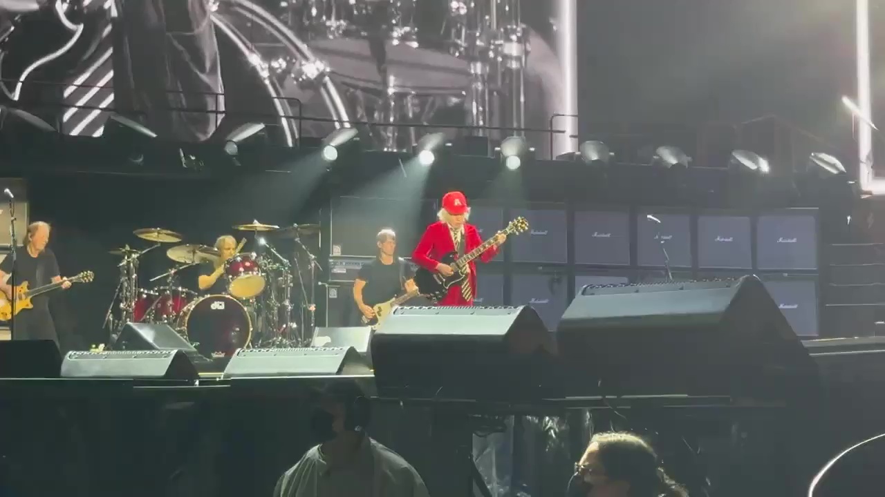 AC_DC-Rose-Bowl-2025-19
