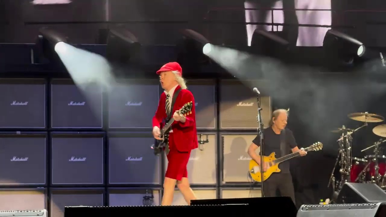 AC_DC-Rose-Bowl-2025-22
