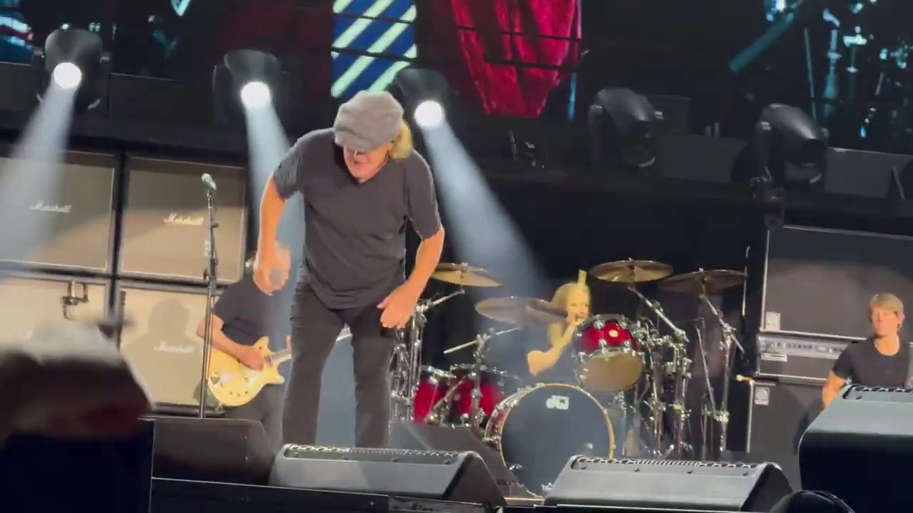 AC_DC-Rose-Bowl-2025-41
