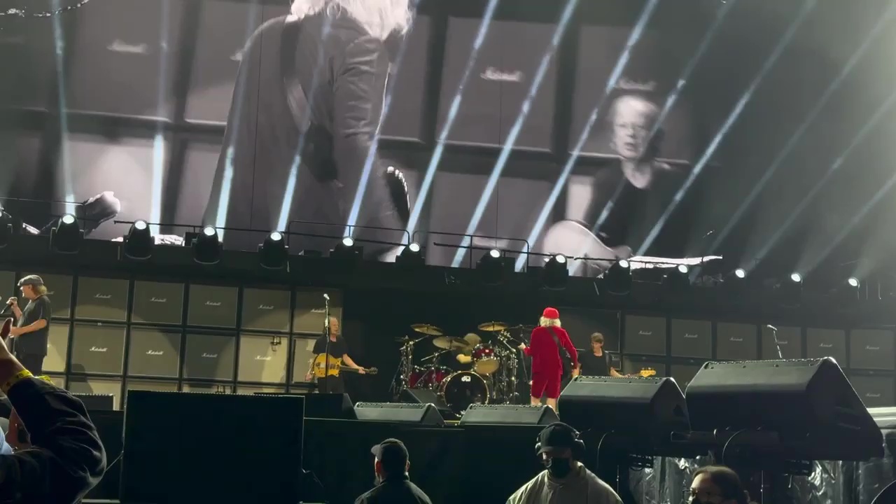 AC_DC-Rose-Bowl-2025-44
