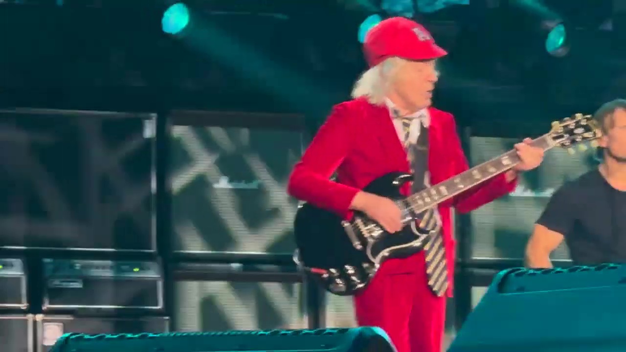 AC_DC-Rose-Bowl-2025-45
