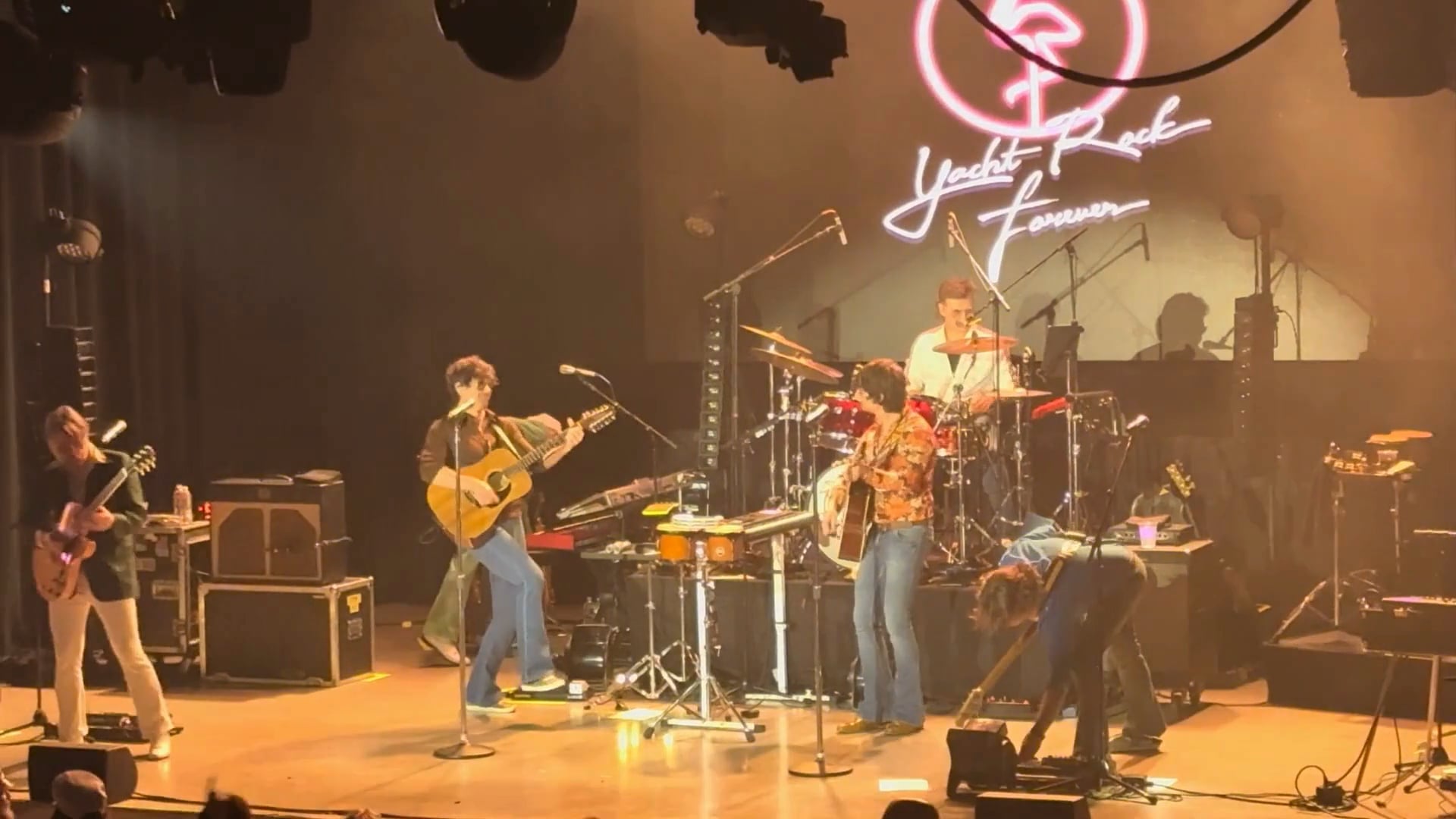 Yacht Rock Revue (10)
