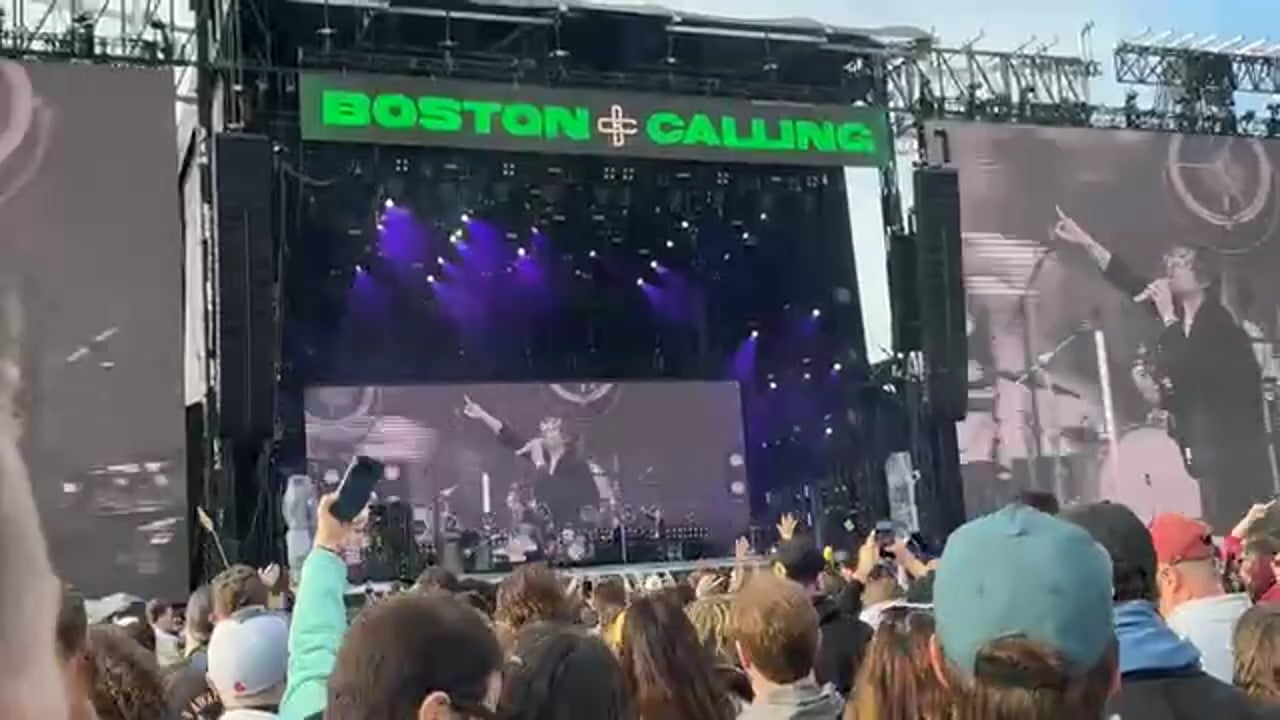 Cage-The-Elephant-Boston-Calling-7

